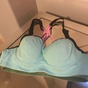 Victoria’s Secret Sports Bra 36B